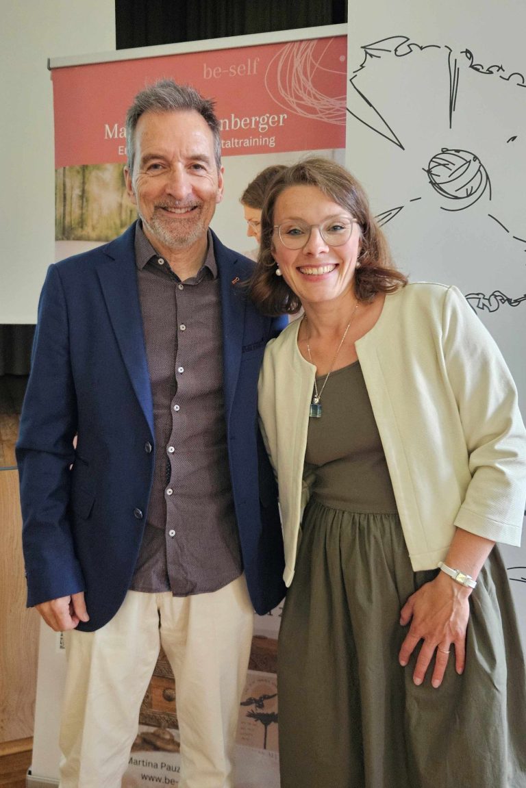 Dr. Neuburger mit Martina Pauzenberger in Kallham Dr. Neuburger mit Martina Pauzenberger in Kallham